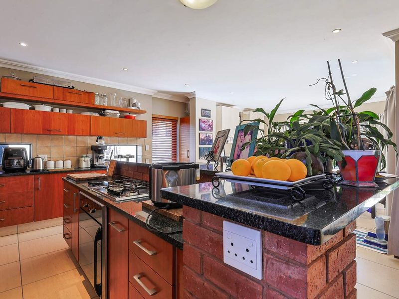 Stunning 4-Bed Corner Unit with Private Pool in Silverwood Estate - Photo 9