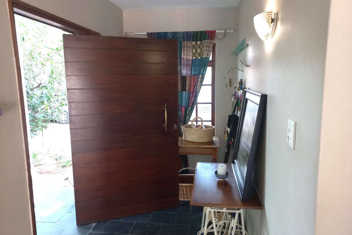 FOUR BEDROOM HOUSE FOR SALE IN EASTWOOD, ARCADIA - Photo 5