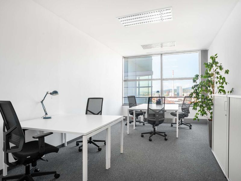 Professional office space in Regus Lakeview Terraces on fully flexible terms - Photo 1