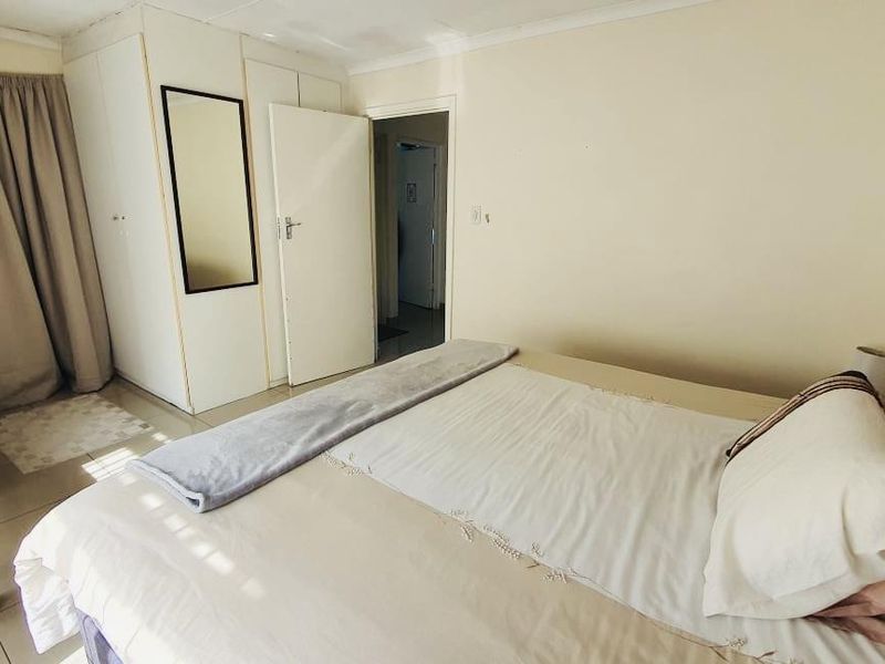 Hendra - Prime Umgeni Park 3‐Bed Townhouse – Great Starter Home with Private Garden - Photo 8