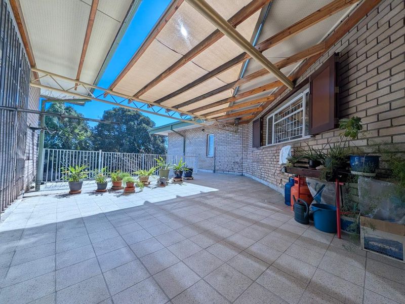Double-storey 4 Bedroom house for sale in Klein Windhoek - Photo 1