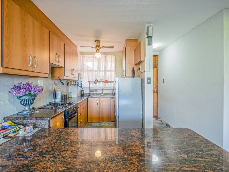 Furnished on the beach - Photo 4