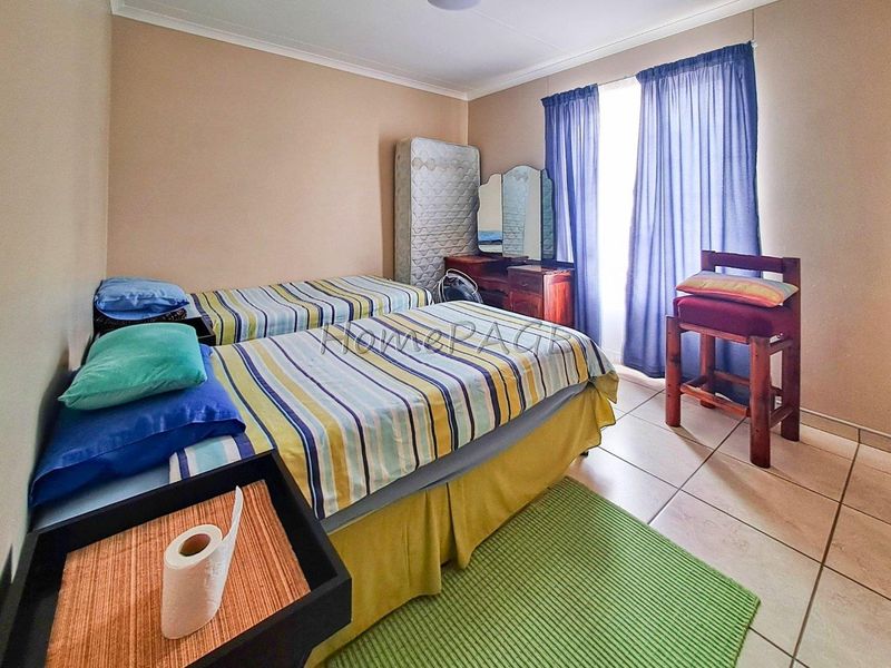 Meersig, Walvis Bay:  Quaint unit in Meersig Heights is for Sale - Photo 10