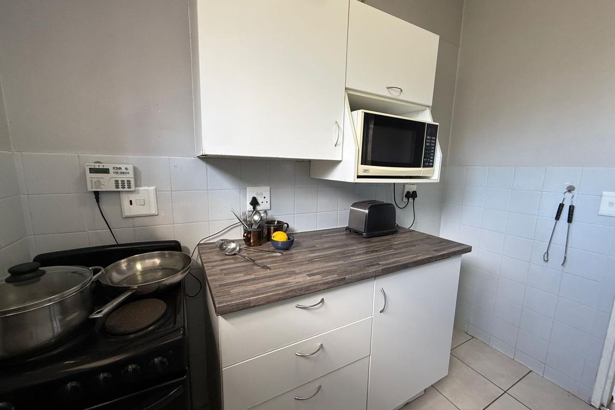 Bachelor Flat - Waverley - Photo 5
