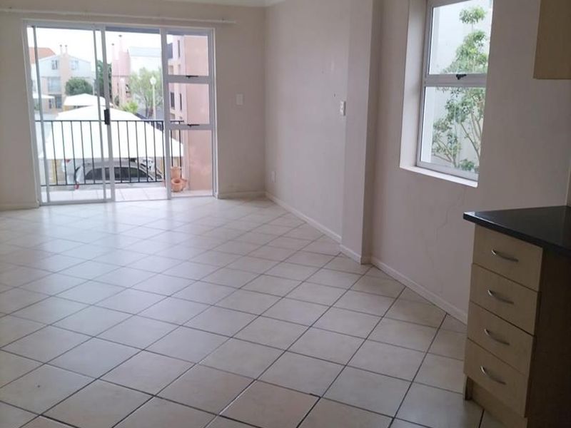 Popular Mont Blanc Complex - Close to all Amenities - Photo 4