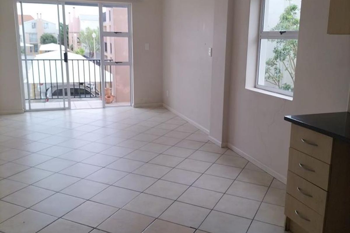 Popular Mont Blanc Complex - Close to all Amenities - Photo 4
