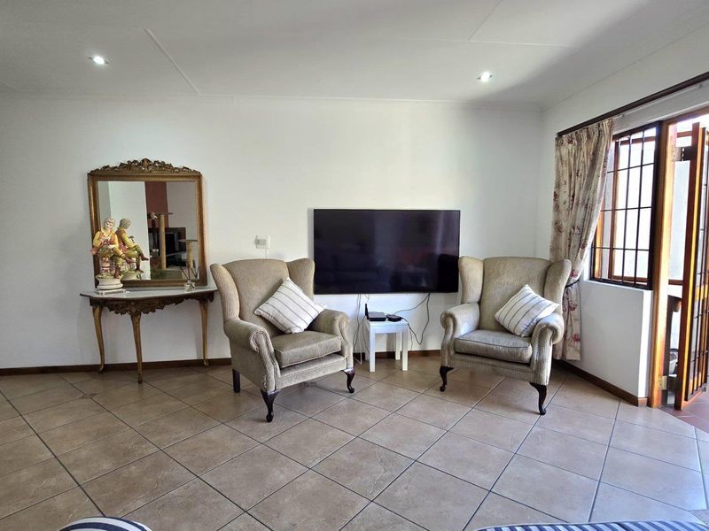 2 Bedroom Apartment / Flat for Sale in Meyersdal - Photo 4