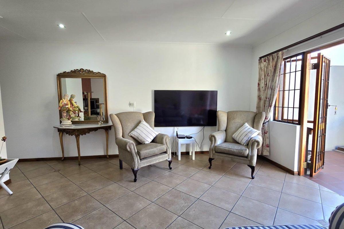 2 Bedroom Apartment / Flat for Sale in Meyersdal - Photo 4