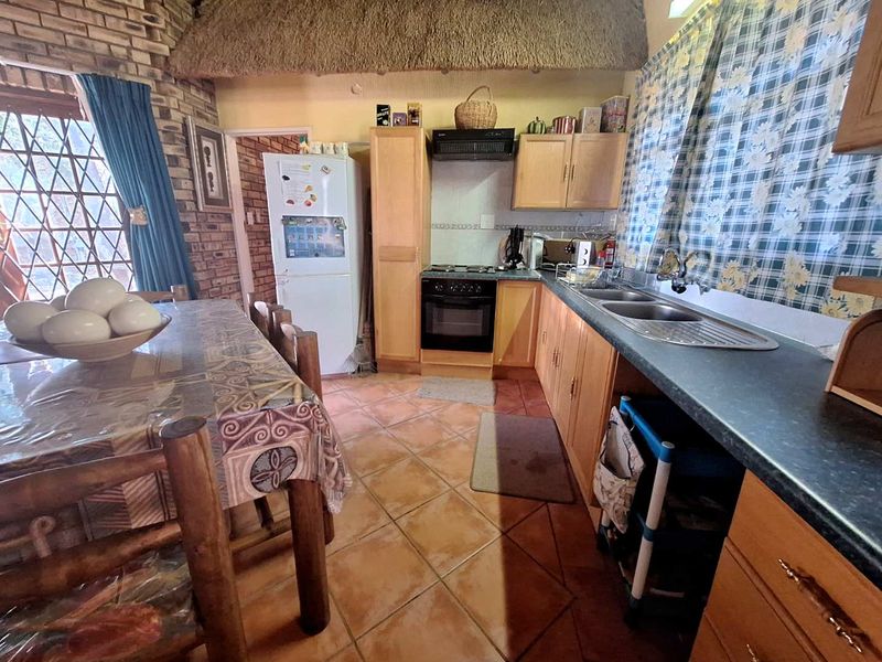 Charming 2-Bedroom House in Prime Location - Fully Furnished - Photo 7