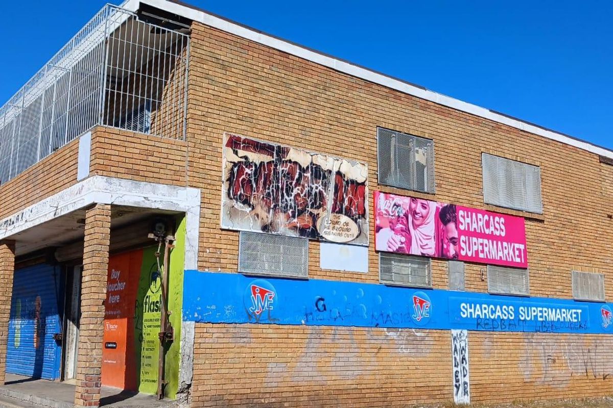 650 sqm commercial/retail property in Macassar - Photo 3