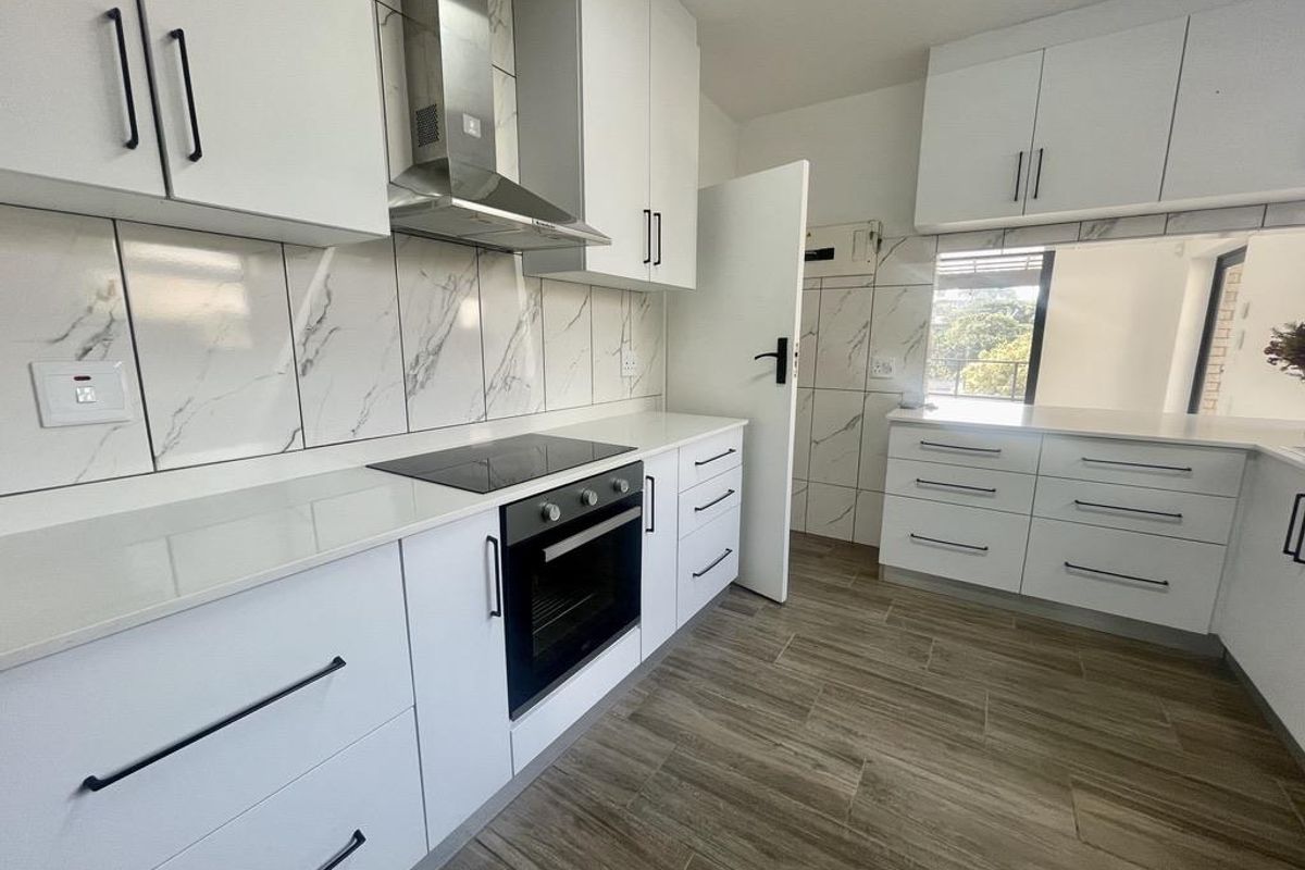 Hendra - Newly Renovated Duplex To Let | Prime La Lucia Location - Photo 3
