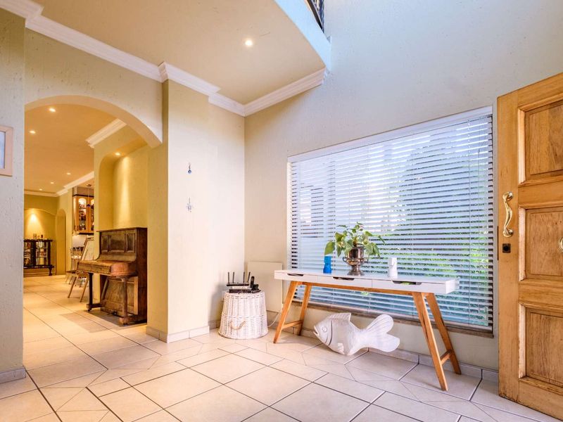 Beautiful home in Stunning Tuscan Estate. - Photo 4