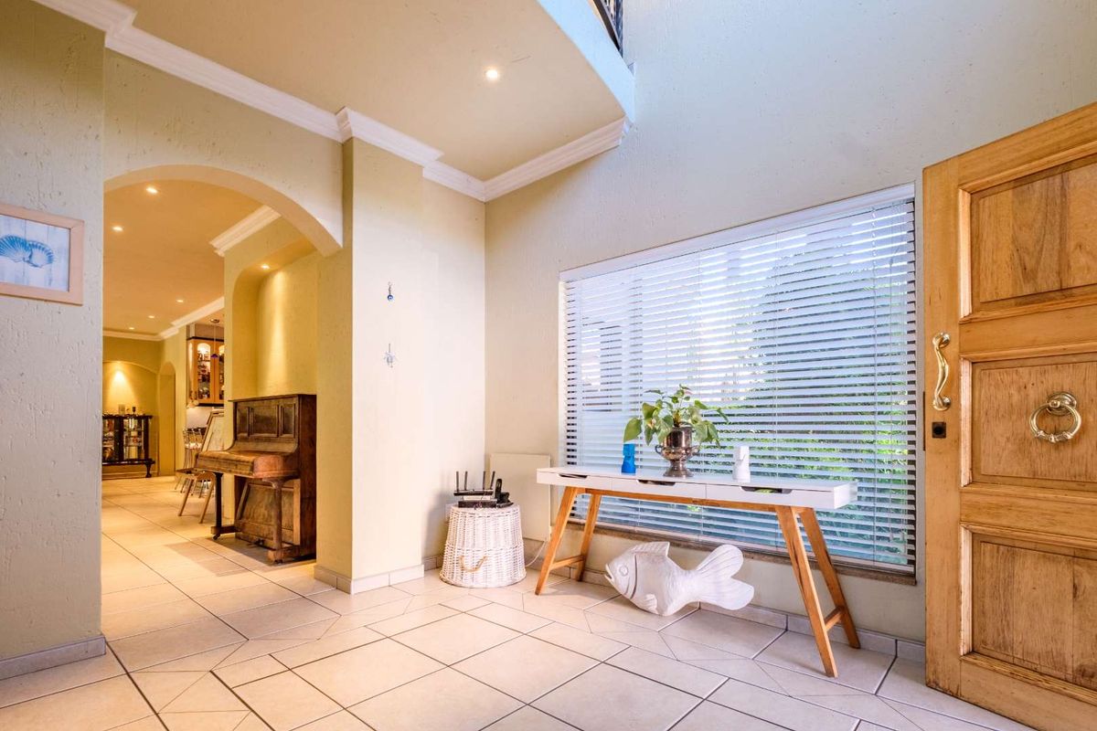 Beautiful home in Stunning Tuscan Estate. - Photo 4