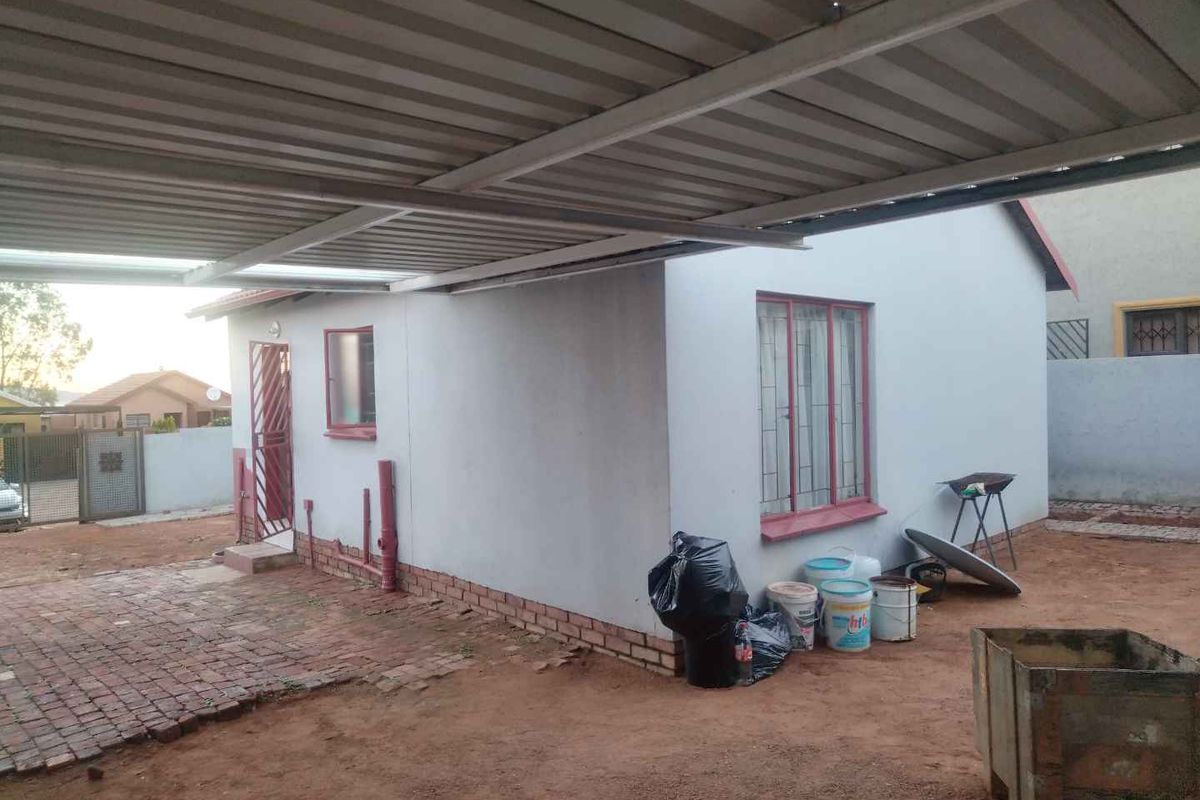 2 bedrooms house for sale in Soshanguve VV - Photo 2