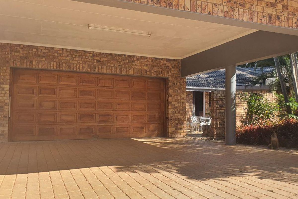 Great investment, smallholding for sale 5-bedroom house, 1 bedroom flat, and stables with endless opportunity. - Photo 5