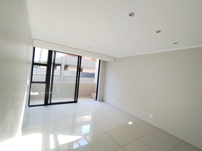 Modern and beautiful duplex apartment in Menlo Park. - Photo 9