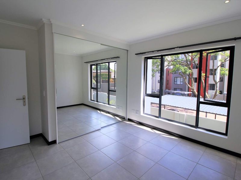 Two Bedroom Apartment in Secure Estate - Photo 8