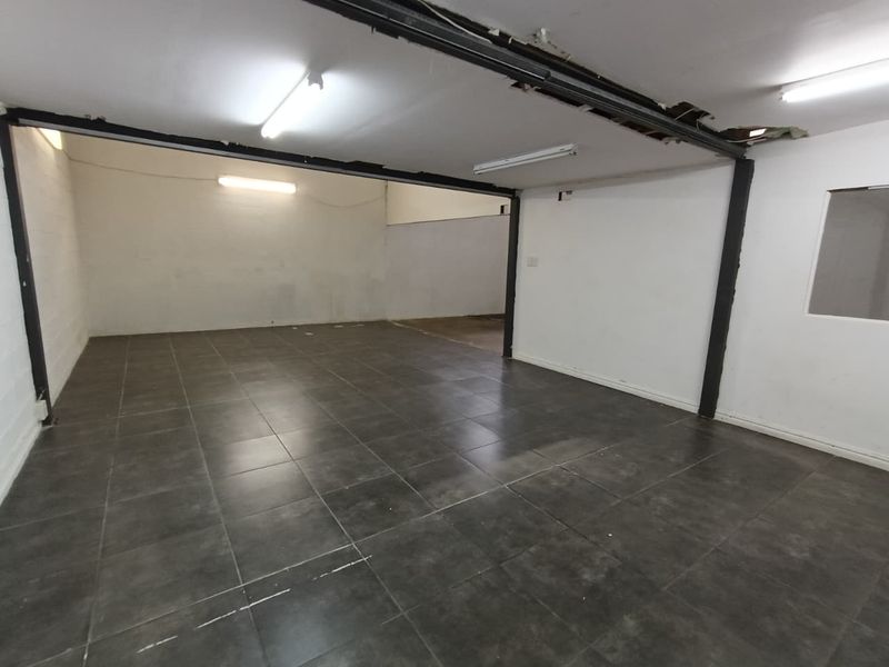 High Visibility | Prime Location | Move-In Ready – 259m2 - Photo 6