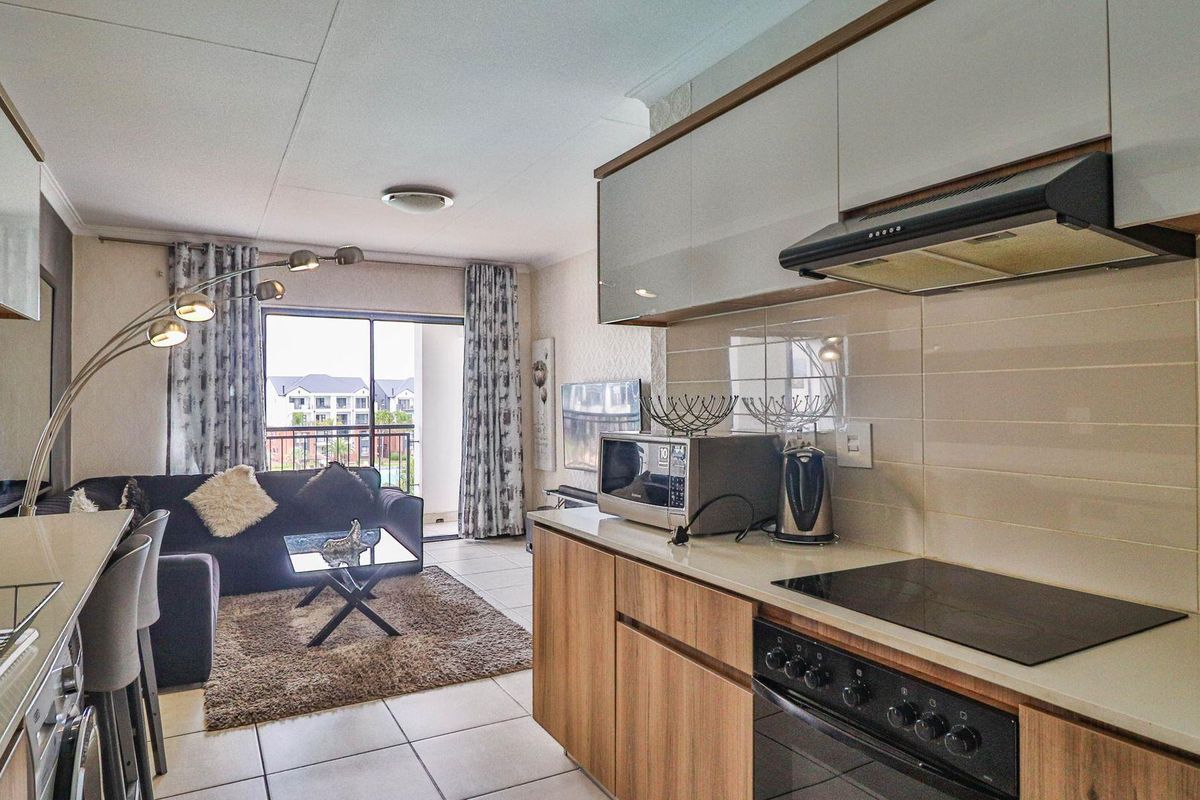 Modern 1-Bedroom Apartment in a resort-style security estate - Photo 3