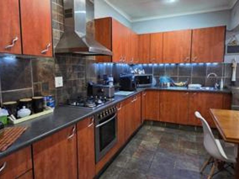 Stylishly Renovated 3-Bedroom Family Home with Pool and Entertainment Area - Photo 4