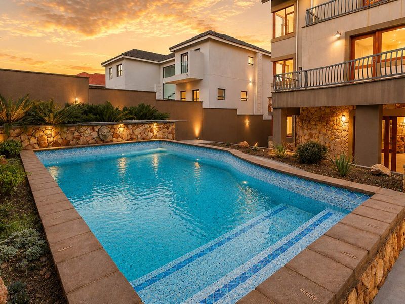 Entertain in Style: Pool, Braai Area & Panoramic Views - Photo 2