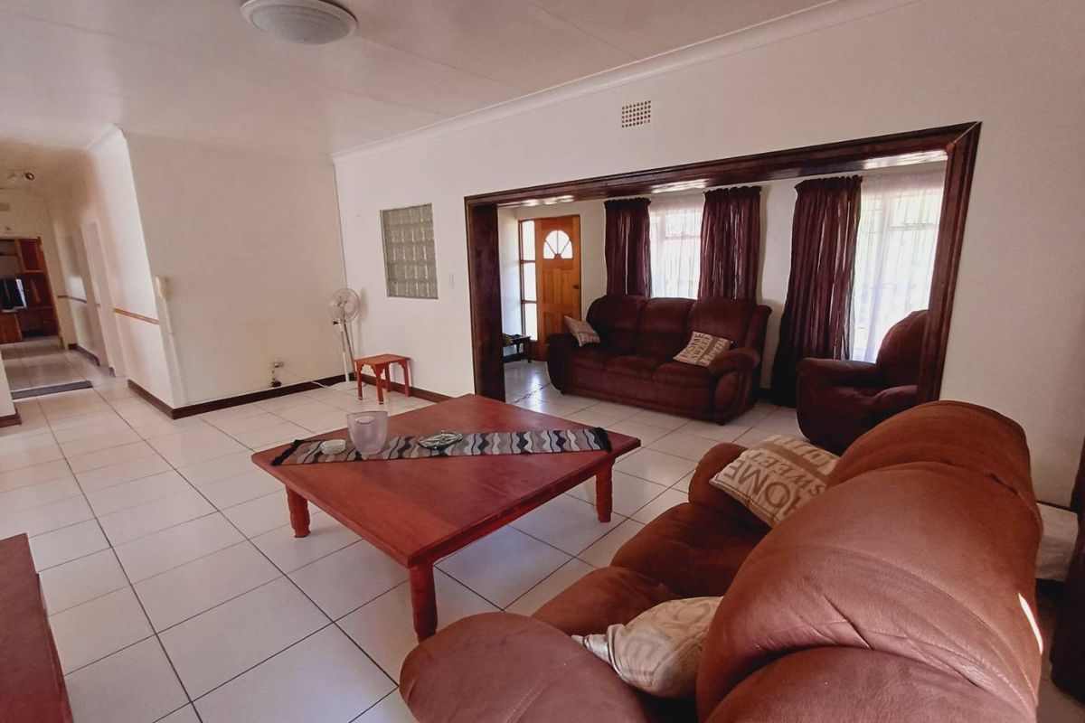 Dream Home with Granny Flat in Sought-After Farramere - Photo 5