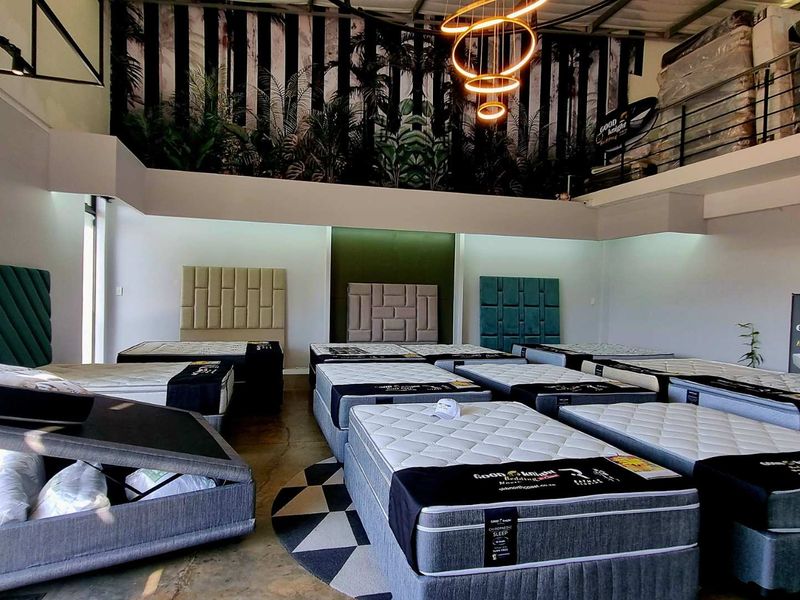 Double-volume 198m2 unit in Umhlanga Ridge with office mezzanine, parking, and showroom potential | Available Nov 2025 - Photo 6