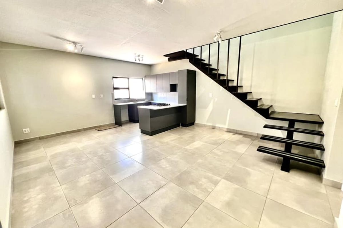 3 Bedroom Townhouse FOR SALE in Kleine Kuppe - Photo 4