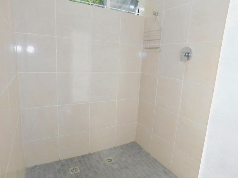 Charming 1 bedroom Garden Apartment available in the Heart of Craighall - Photo 9