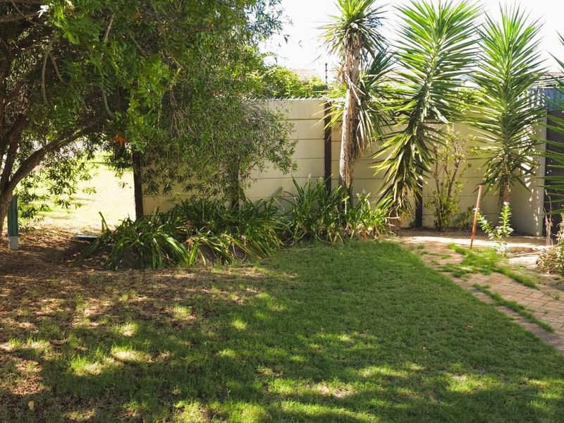 Furnished apartment perfect for single or couple only - Photo 2