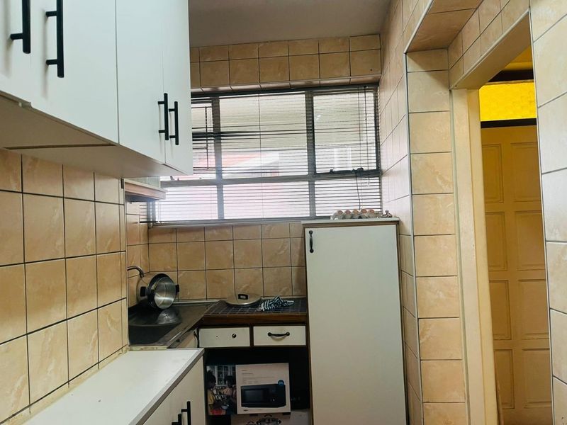 Modern 1-Bedroom Apartment with Harbour Views – Victoria Embankment, Durban - Photo 7