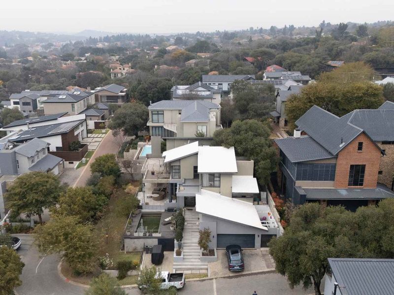 DREAM 4-BEDROOM HOME IN THE PRESTIGIOUS HELDERFONTEIN ESTATE - Photo 5