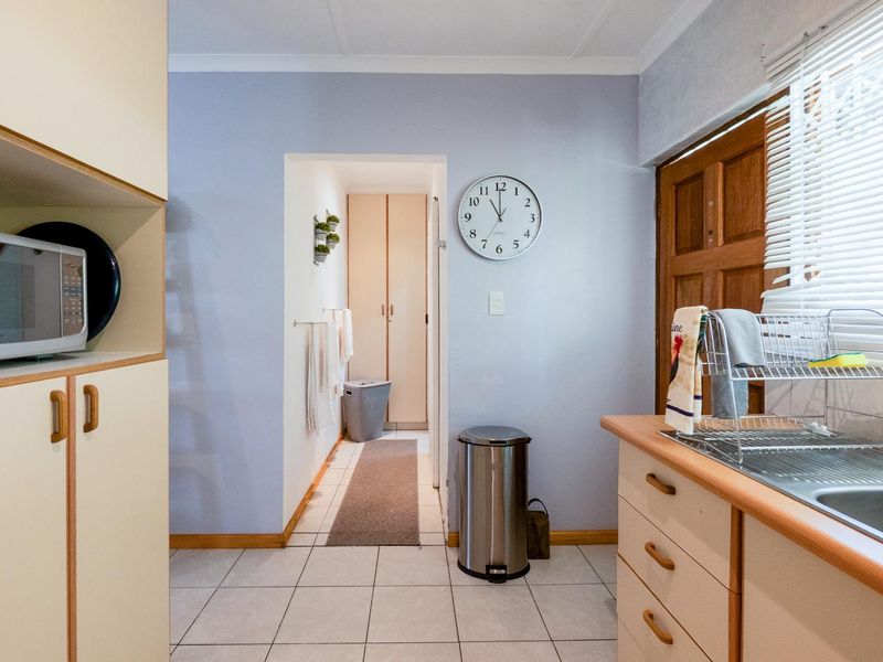 Family home with a flatlet - Photo 9