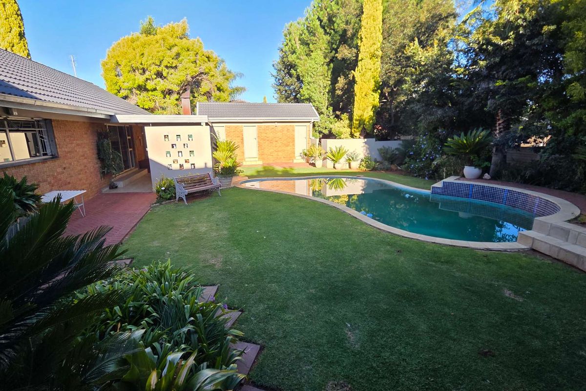 A Property with Exceptional Investment Potential and Versatile Living Options - Photo 5