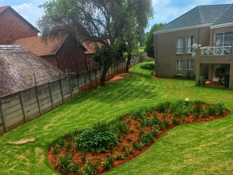 "Your Dream Home Awaits! - Photo 6