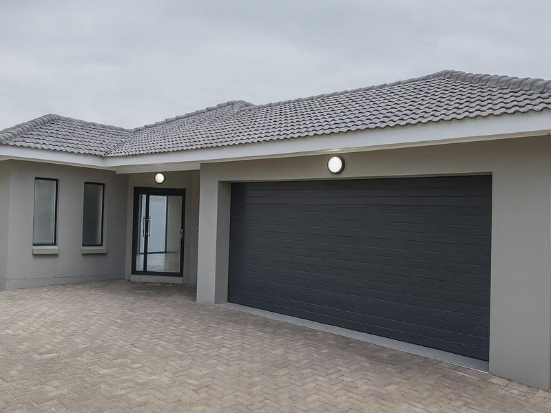 Beautiful 3 Bedroom House for Sale in Dana Bay - Photo 2