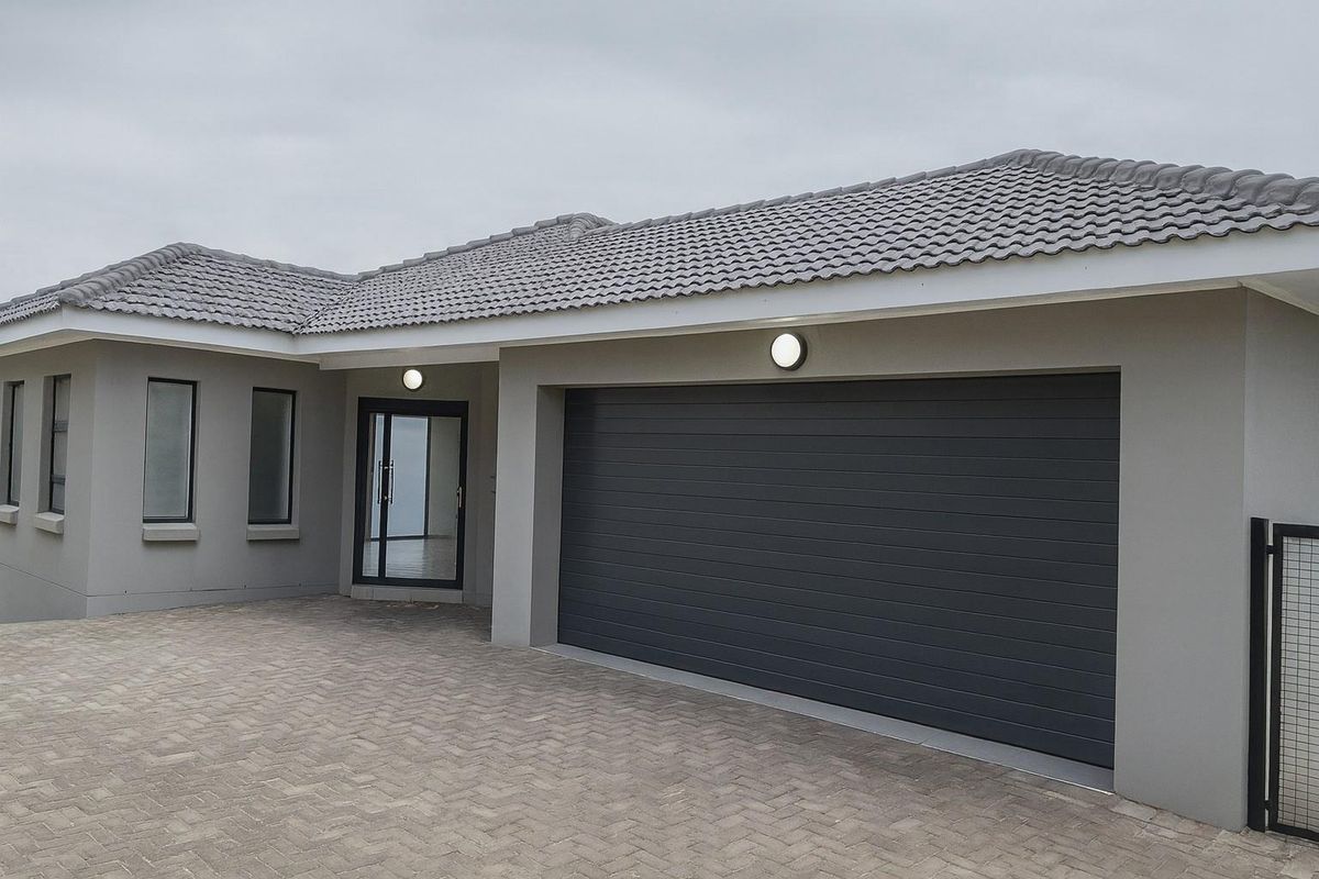 Beautiful 3 Bedroom House for Sale in Dana Bay - Photo 2