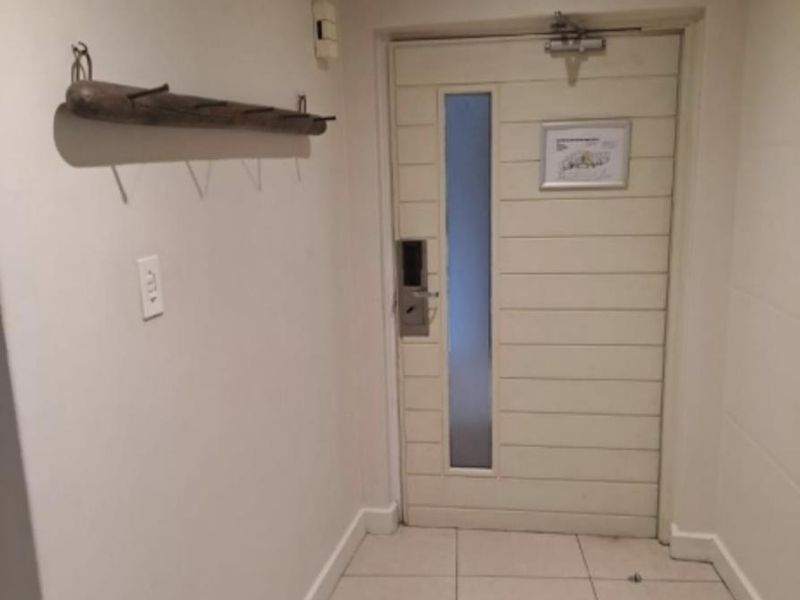 A BEAUTIFULLY FURNISHED TWO BEDROOM APARTMENT - Photo 2