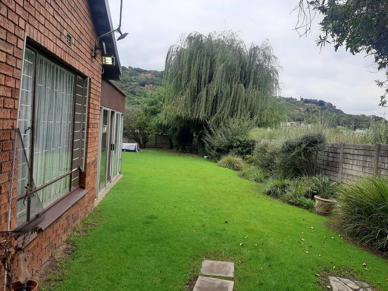 3 Bedroom House in Glen Vista for 1 999 000.00 - Photo 3