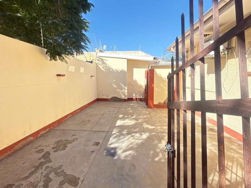 Calling Investor to turn this Prestigeous Property into a Cash Cow - Photo 10