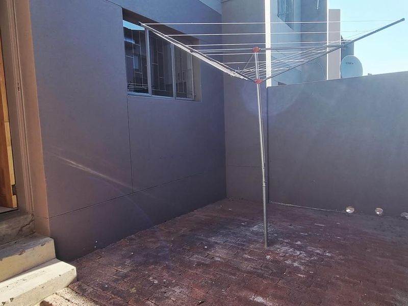 Two bedroom townhouse for sale in Khomasdal Lantana court - Photo 10