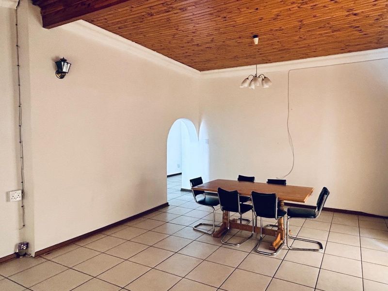 3 bedroom house with flatlet - Photo 4