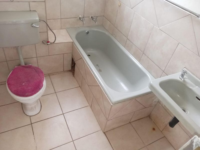 ONE BEDROOM FLAT AVAILABLE IN DASPOORT. - Photo 10