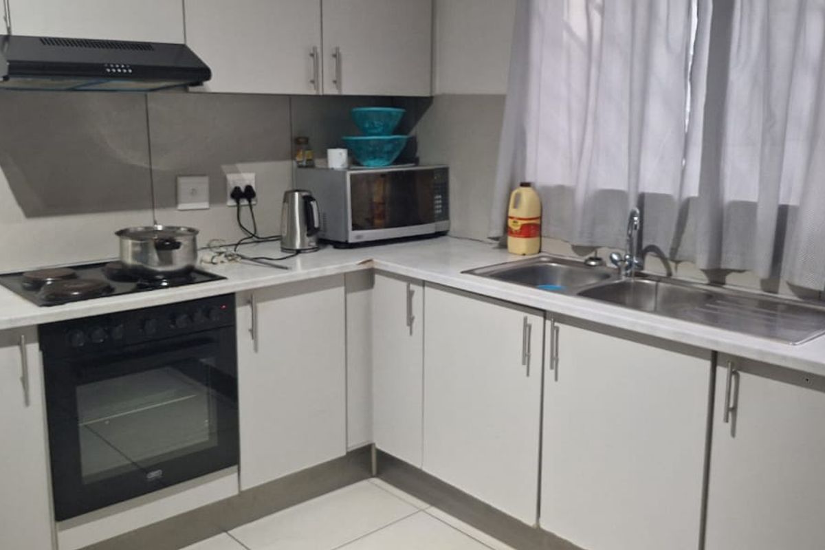 Discover Comfort & Style: RockyCrest Townhouse! for sale - Photo 3