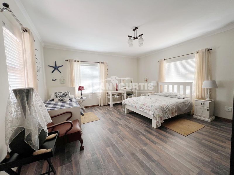 Spacious Freestanding Home with Generous Yard - Photo 3