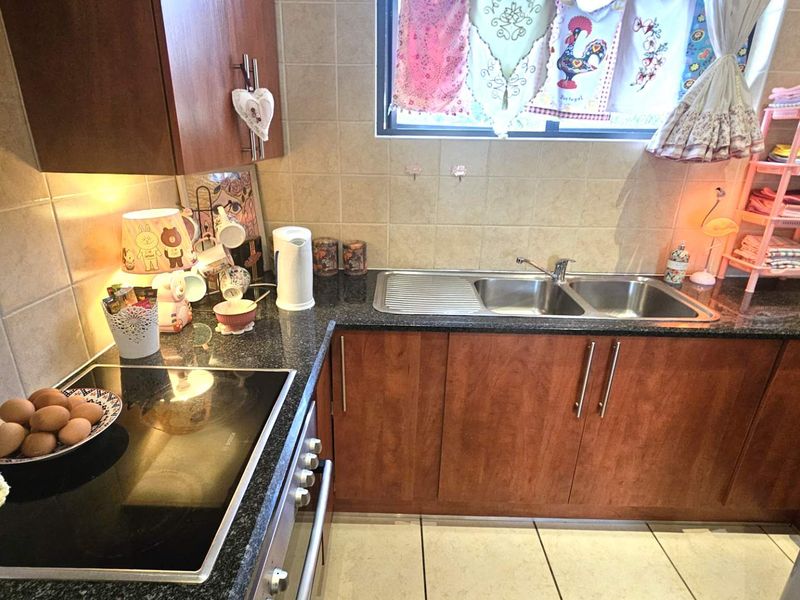 2 Bedroom Apartment In Symphony Park Hartbeespoort - Photo 9