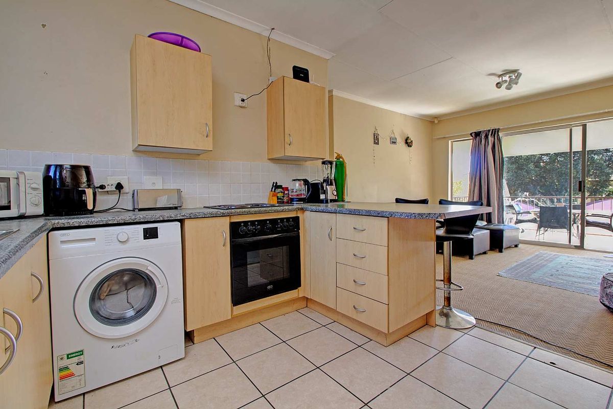 Experience Modern Living in Wilgeheuwel, Roodepoort - Photo 3