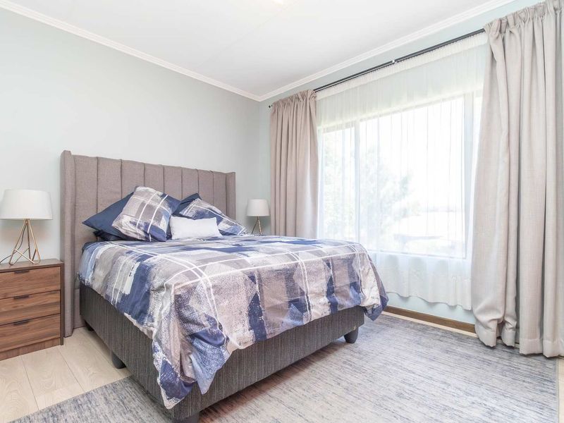 Neat and Airy 1st Floor 2 Bedroom Apartment - Photo 10