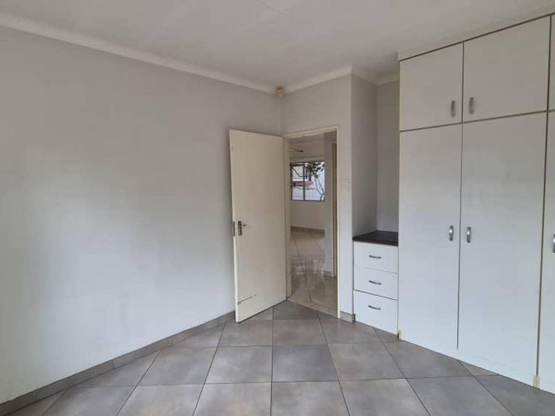 Townhouse for sale - Photo 4
