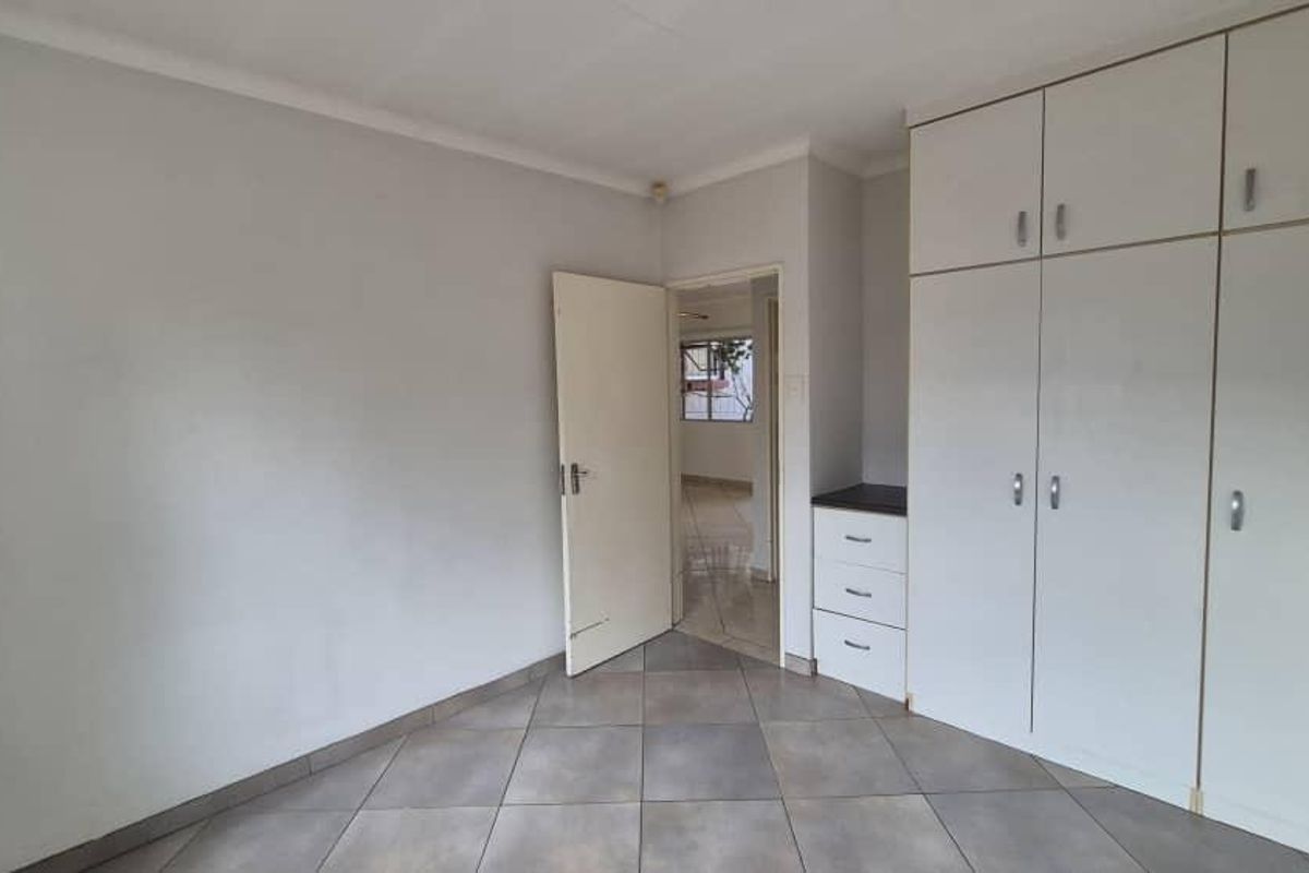 Townhouse for sale - Photo 4